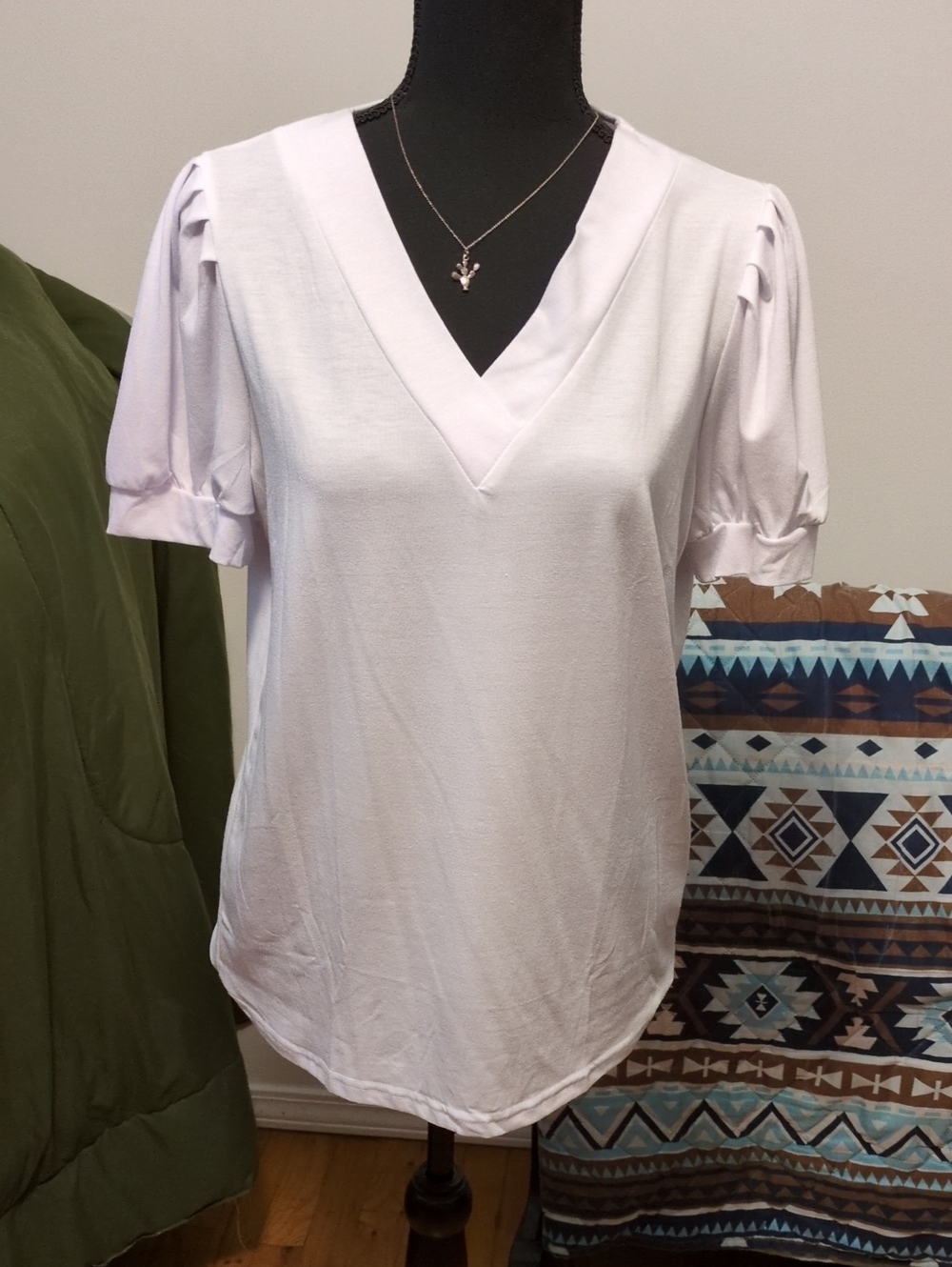 Women’s V-Neck Short Sleeve Top - White